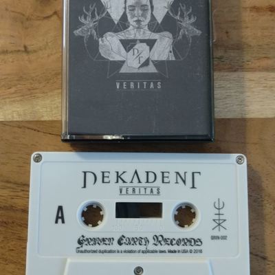 Dekadent - veritas