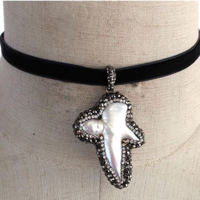 Pearl stone black velvet choker