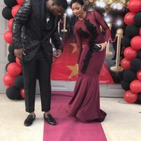 Burgundy Wine Red Mermaid Satin Prom Dresses Crew Neck Black Appliques Keyhole Back Evening Dresses Long Party Gowns Vestidos - Thumbnail 1