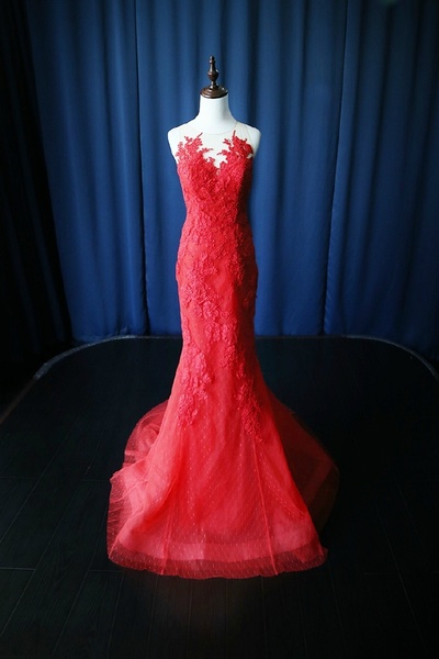 Fashion Mermaid Long Lace Applique Prom Dresses Burgundy Prom Dress With Buttons RE129