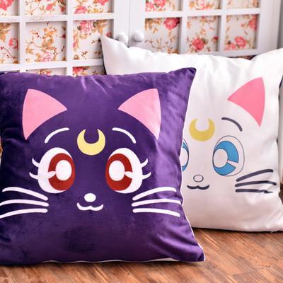 Sailor Moon Luna Hold pillow
