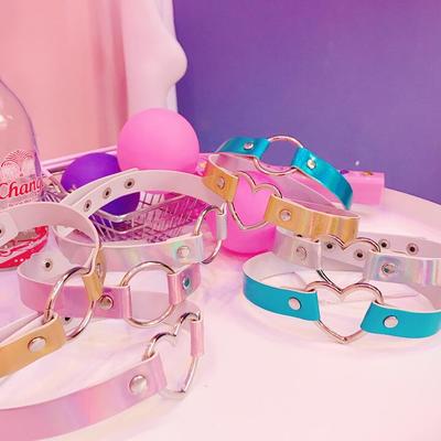 Heart hologram choker