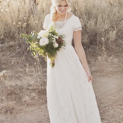 Vintage short sleeves lace wedding dress - Thumbnail 3