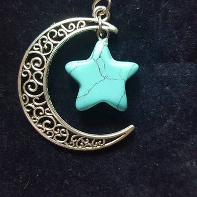 Crescent moon pendant - turquoise  - Thumbnail 2