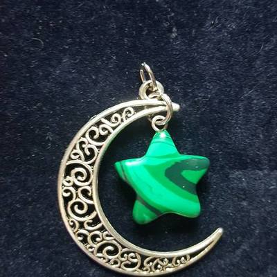Crescent moon pendant - malachite 