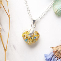 Real Dried Flowers in Heart Resin Necklace in Yellow Mix - Thumbnail 1