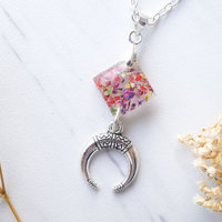 Real Dried Flowers in Diamond Resin Necklace with Silver Boho Horseshoe Charm - Thumbnail 2
