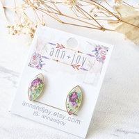 Real Dried Flowers and Resin Eye Stud Earrings in Purple Mix - Thumbnail 1