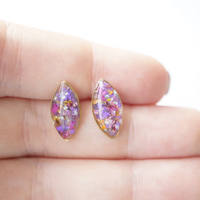 Real Dried Flowers and Resin Eye Stud Earrings in Purple Mix - Thumbnail 2