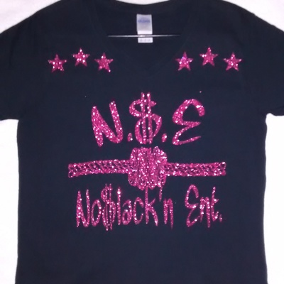 N$e no$lacknent. (black&hot pinkglitter) v-neck business t-shirt.