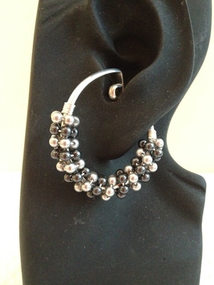 Lily-light/dark grey pearls