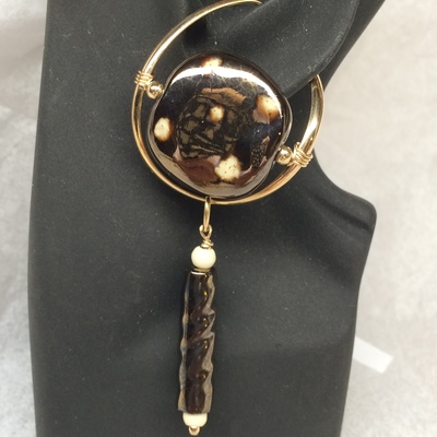 Brown/beige kazuri bead