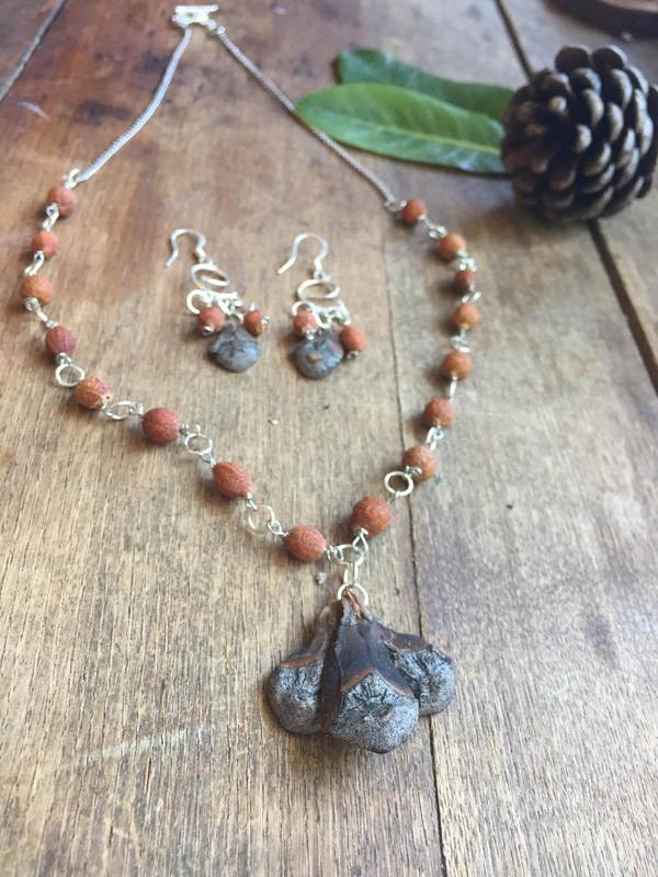 Madrone Berry Beads and Pine Cone Set