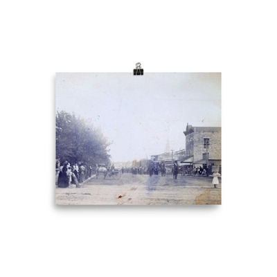 Kerrville 1897 parade on earl garrett street