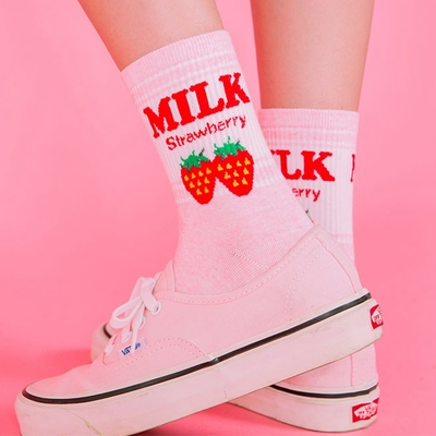 200ml strawberry milk socks ( 2 colors )