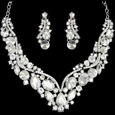 Silver w/clear color stone necklace & earring set 