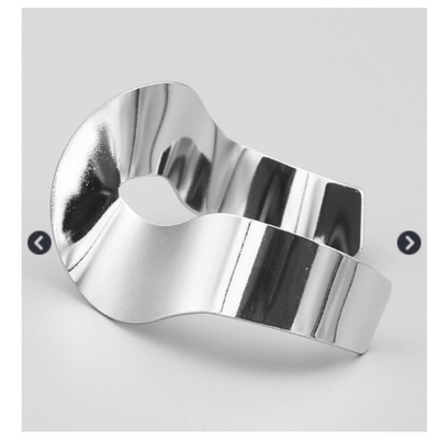 Twisted b (4 colors) - Thumbnail 1