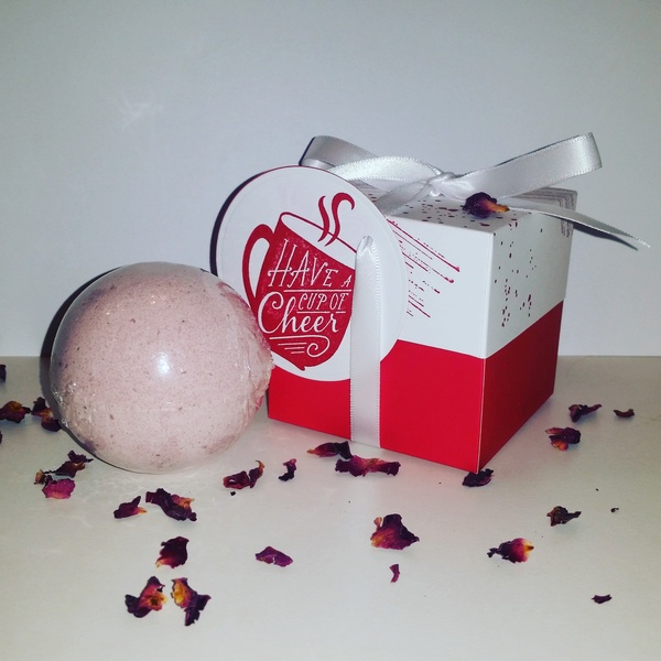 Bath Bomb Fizzie Lush Purely Peppermint 4.5 oz Gift Box!