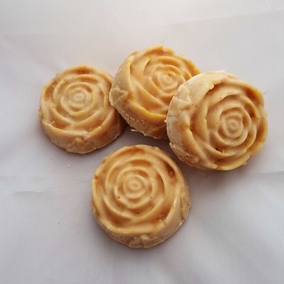 Mer-llama dreaming roses