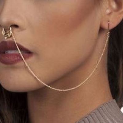 Runaway nose clip with ear chain