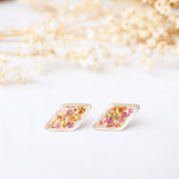 Real Dried Flowers and Resin Diamond Stud Earrings in Orange Yellow and Pink Mix - Thumbnail 3
