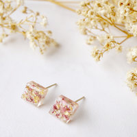 Real Dried Flowers and Resin Diamond Stud Earrings in Pink and White with Gold Foil - Thumbnail 3