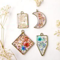 Real Dried Flowers in Resin Necklace, Bronze Square in Pink Mint and White - Thumbnail 6
