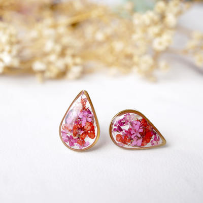 Real dried flowers and resin stud earrings, gold teardrop in red pink mix