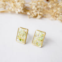 Real Dried Flowers and Resin Stud Earrings, Gold Rectangle in Yellow and Green - Thumbnail 4