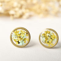 Real Dried Flowers and Resin Stud Earrings, Gold Circle in Mint and Yellow - Thumbnail 2