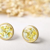 Real Dried Flowers and Resin Stud Earrings, Gold Circle in Mint and Yellow - Thumbnail 3