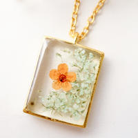 Real Dried Flowers in Resin Necklace, Gold Square in Mint and Orange - Thumbnail 6