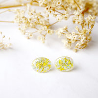 Real Dried Flowers and Resin Oval Stud Earrings in Yellow and Mint - Thumbnail 4