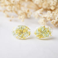 Real Dried Flowers and Resin Oval Stud Earrings in Yellow and Mint - Thumbnail 6