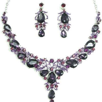 Silver w/purple crystal necklace & earring set 