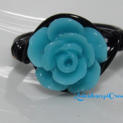 Blue rose ring (black wire)
