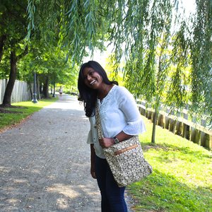 Strawberry Damask Tag Along Crossbody - Thumbnail 2