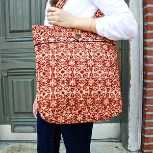 Red Ripples Tote - Thumbnail 2