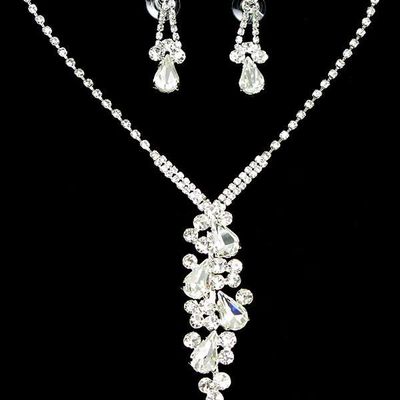 Silver w/rhinestone necklace set  - Thumbnail 5