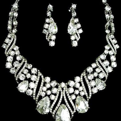 Silver w/rhinestone & crystal necklace set  - Thumbnail 5