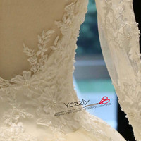 Real Vintage Arabic Long Sleeves Lace Wedding Dress Long Ball Gown Princess Appliques Crystal Wedding Gowns RW175 - Thumbnail 1