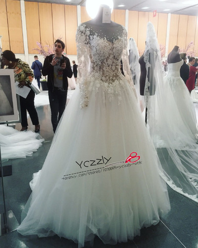 Sexy See Through Ball Gown Long Sleeves Lace Appliques Crystal Wedding Dress 2017 Formal Court Train Bridal Gowns RW177