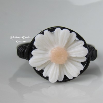 White daisy ring