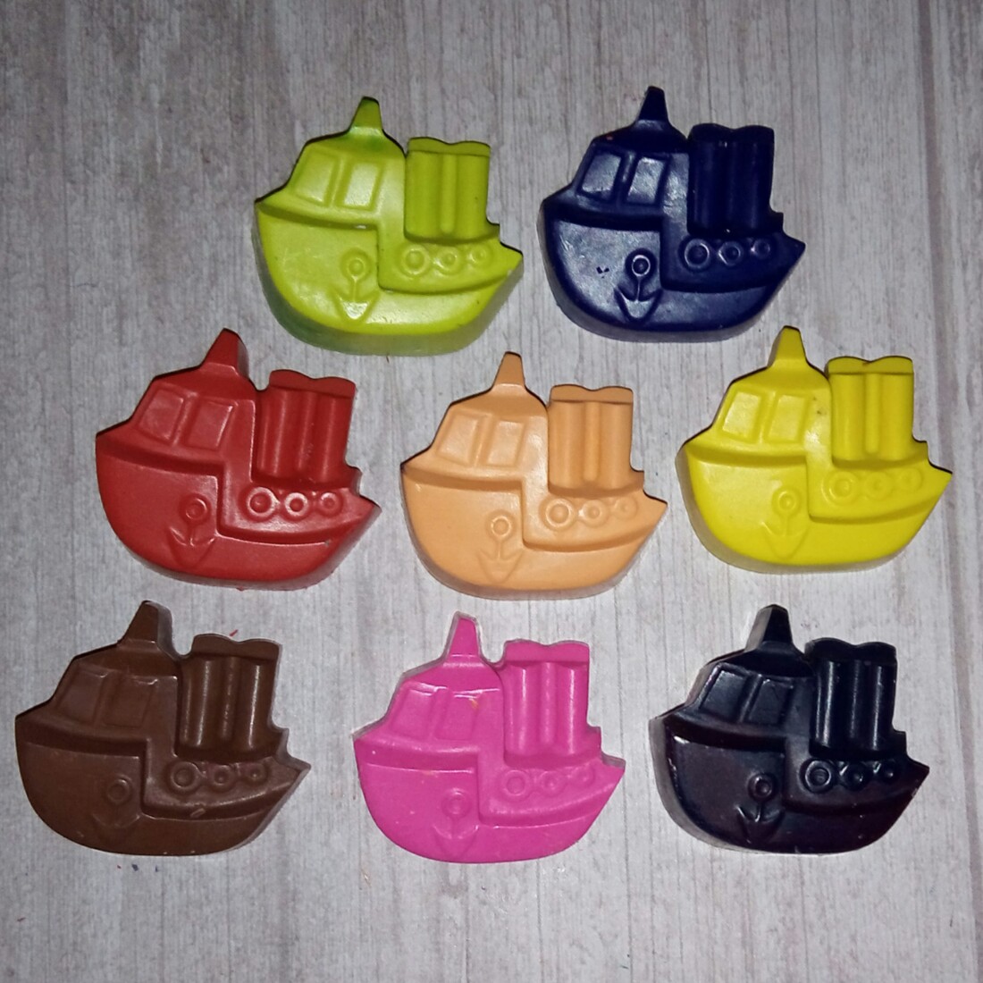 Image of 20 Boat Crayons 