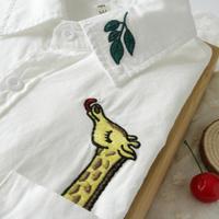 GIRAFFE EMBROIDERY LOOSE BLOUSE - Thumbnail 1