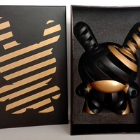 8" T.E.D. dunny black & gold edition - Thumbnail 3