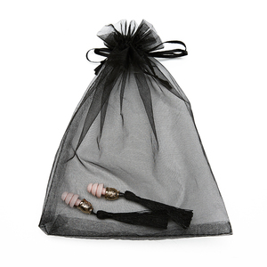 Breakfast at Tiffany’s Holly Black Ear Plugs - Thumbnail 4