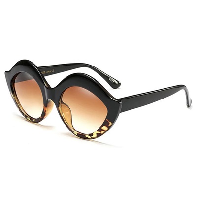 Duck lips shades