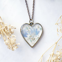 Real Dried Flowers in Resin, Heart Necklace in White Mint Periwinkle - Thumbnail 1