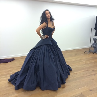 Sexy halter backless ball gown long prom evening party dresses e320